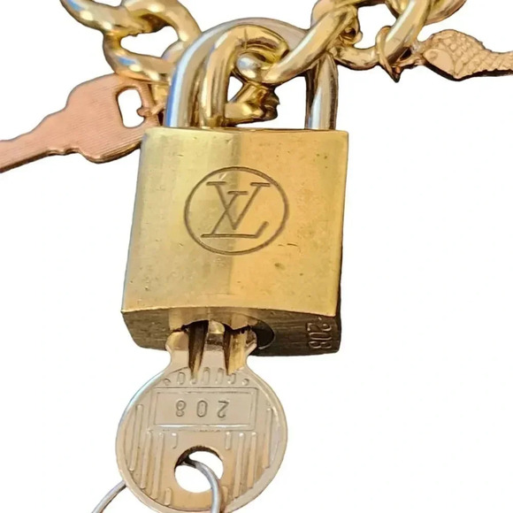 Rare Authentic Vintage # 208 Louis Vuitton Padlock and Key w/ Unbranded Bracelet - Picture 5 of 7